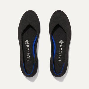 Black Round Toe Rothys